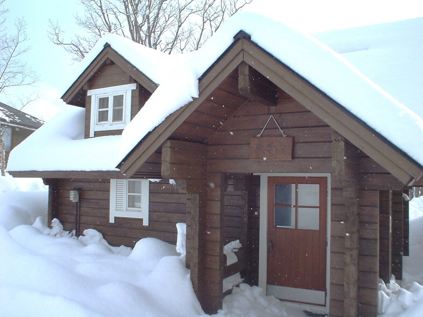 Two Bedroom Cosy Loghouse Stay | Individually decorated, individually furnished, bed sheets