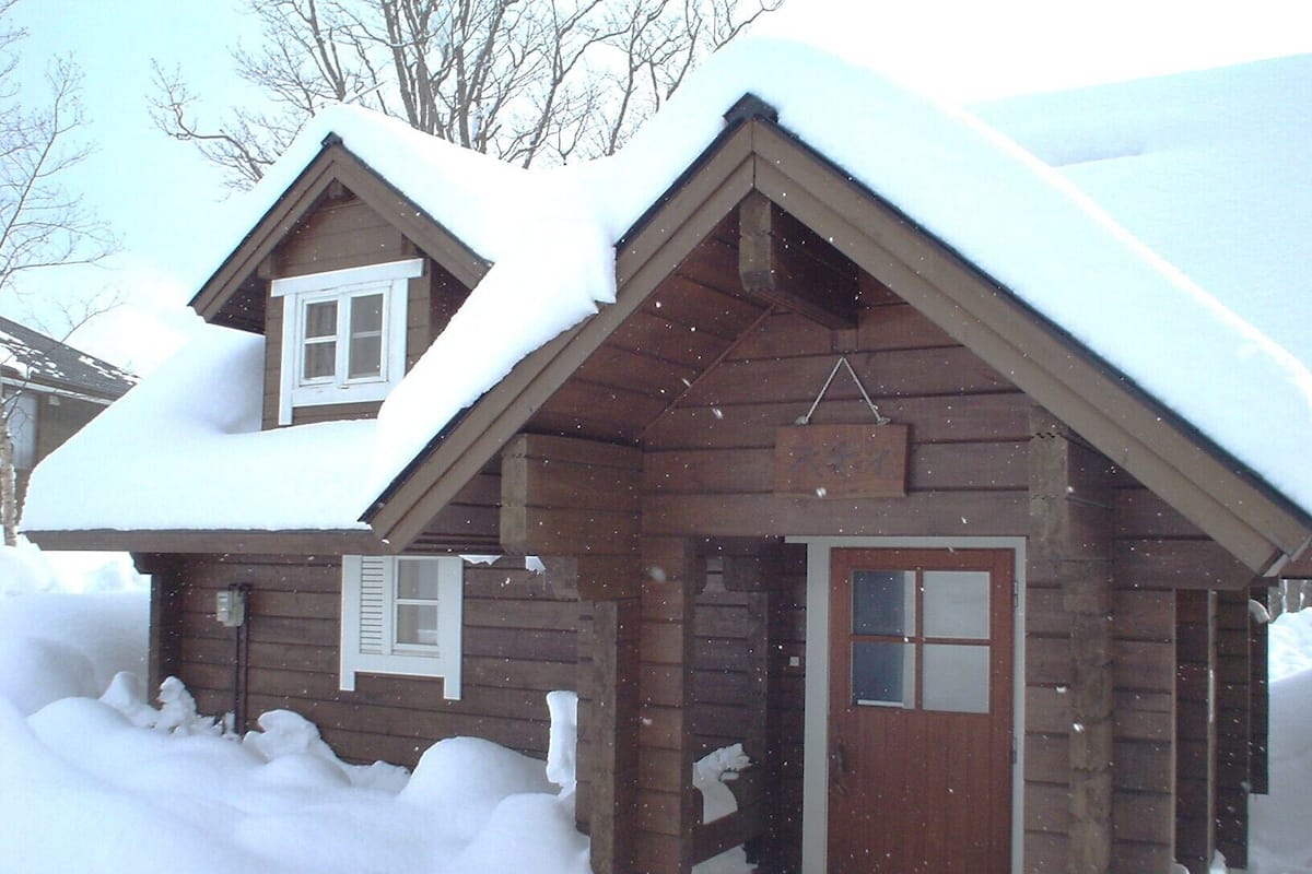 Småhus, 2 soverom (Cosy loghouse, Stay) | Wi-fi (inkludert), individuelt dekorert og individuelt innredet