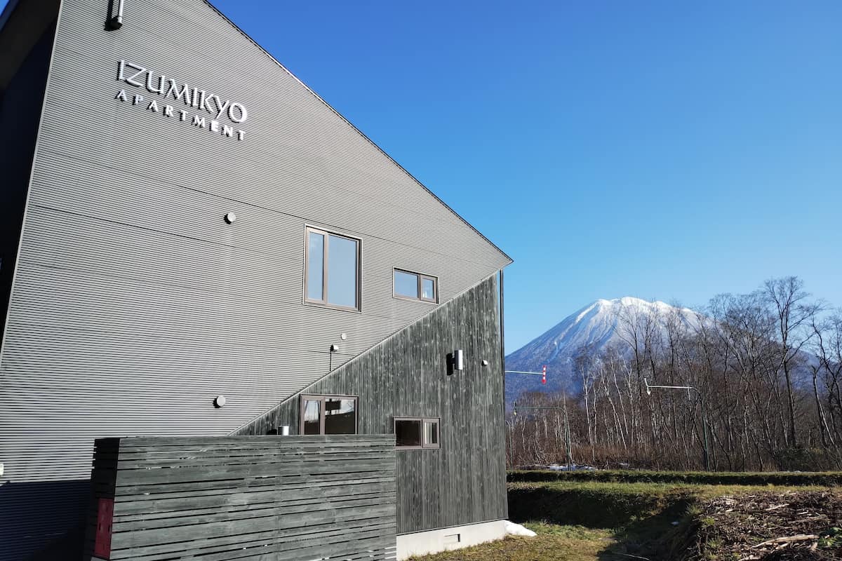 Individually decorated, individually furnished, bed sheets