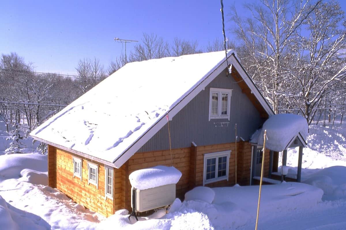 Three Bedroom Loghouse Yukiotoko | Individually decorated, individually furnished, bed sheets