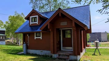 Two Bedroom Cosy Loghouse Stay | Individually decorated, individually furnished, bed sheets