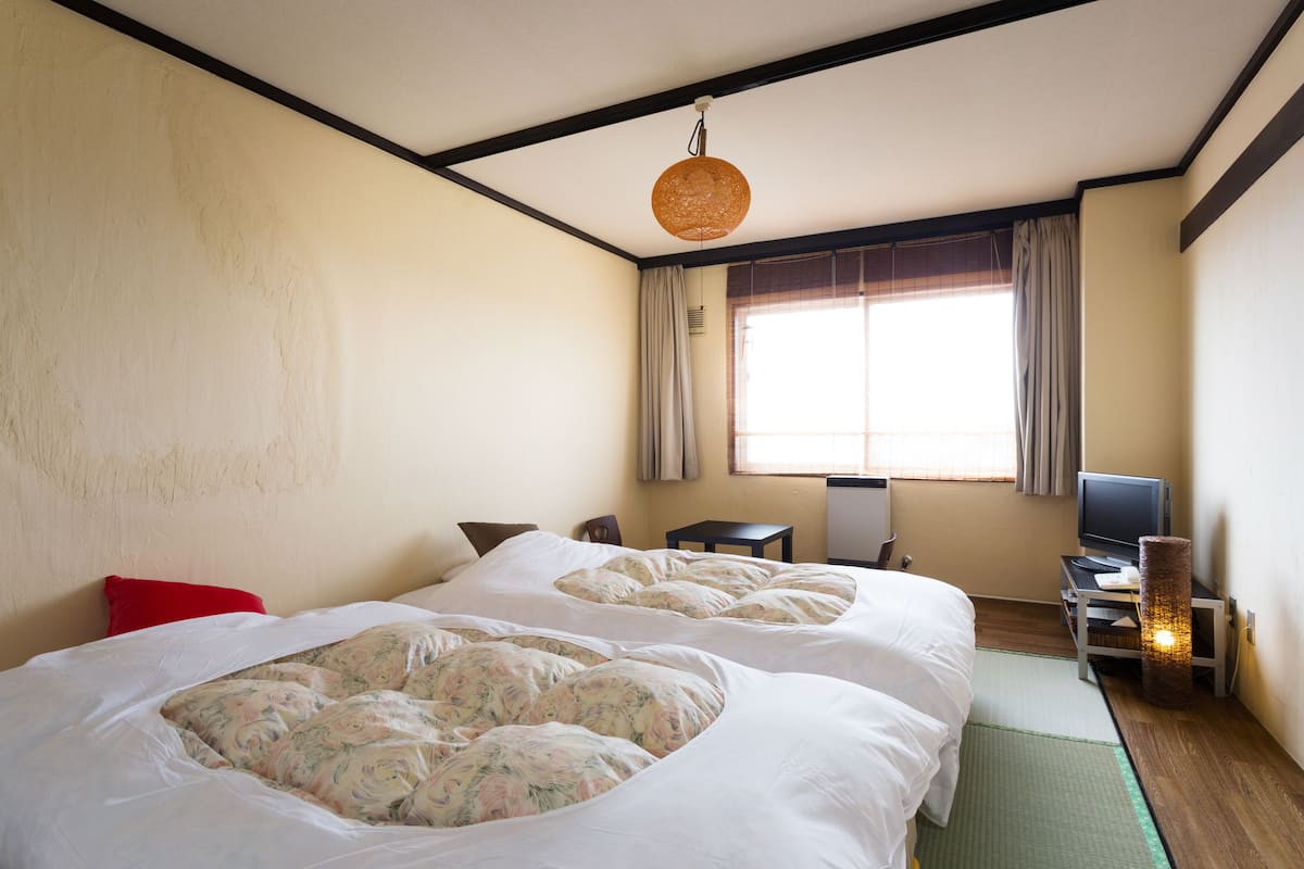 Traditional Twin Room, Non Smoking | In-room safe, desk, free WiFi