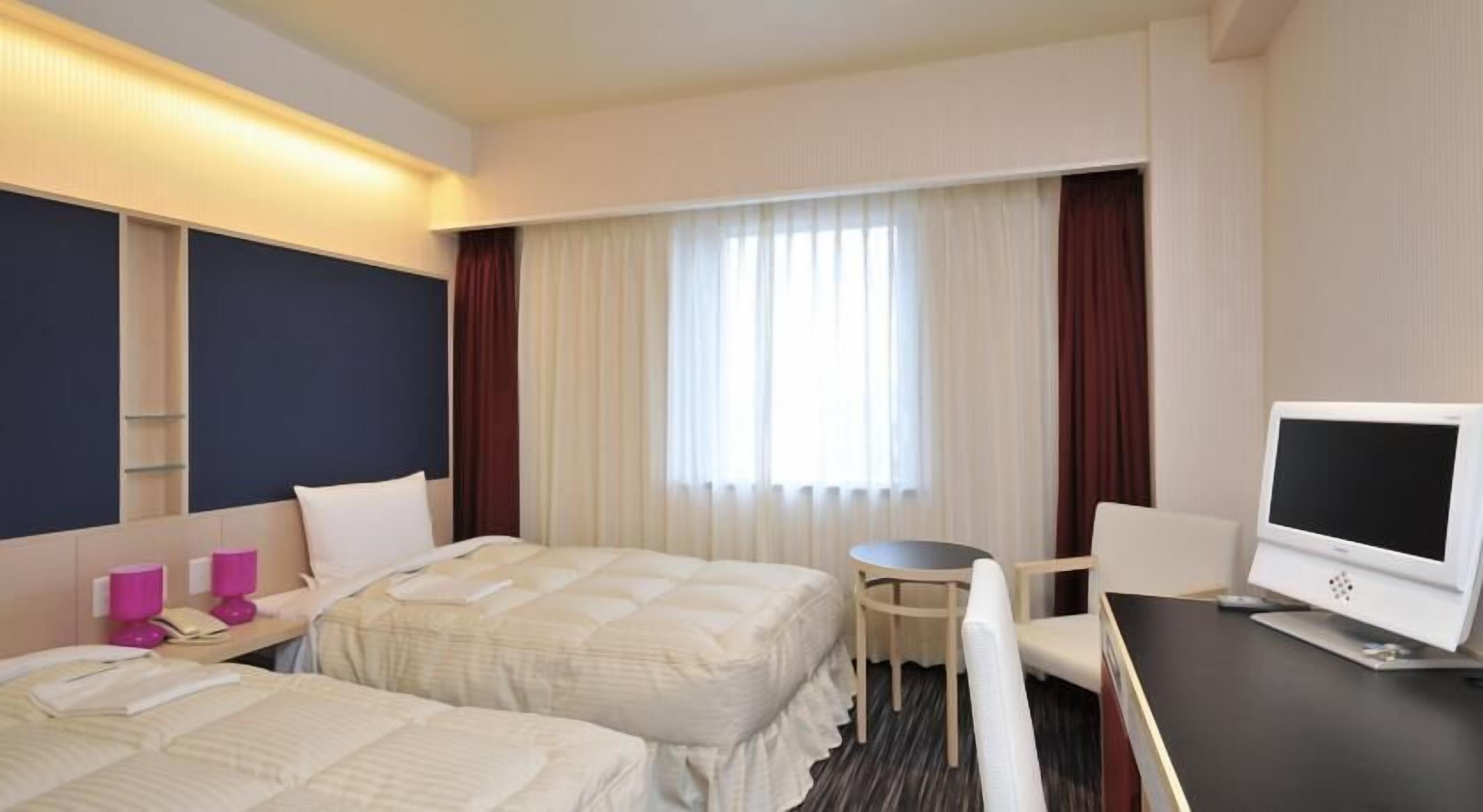 in-room safe, desk, free wifi, bed sheets