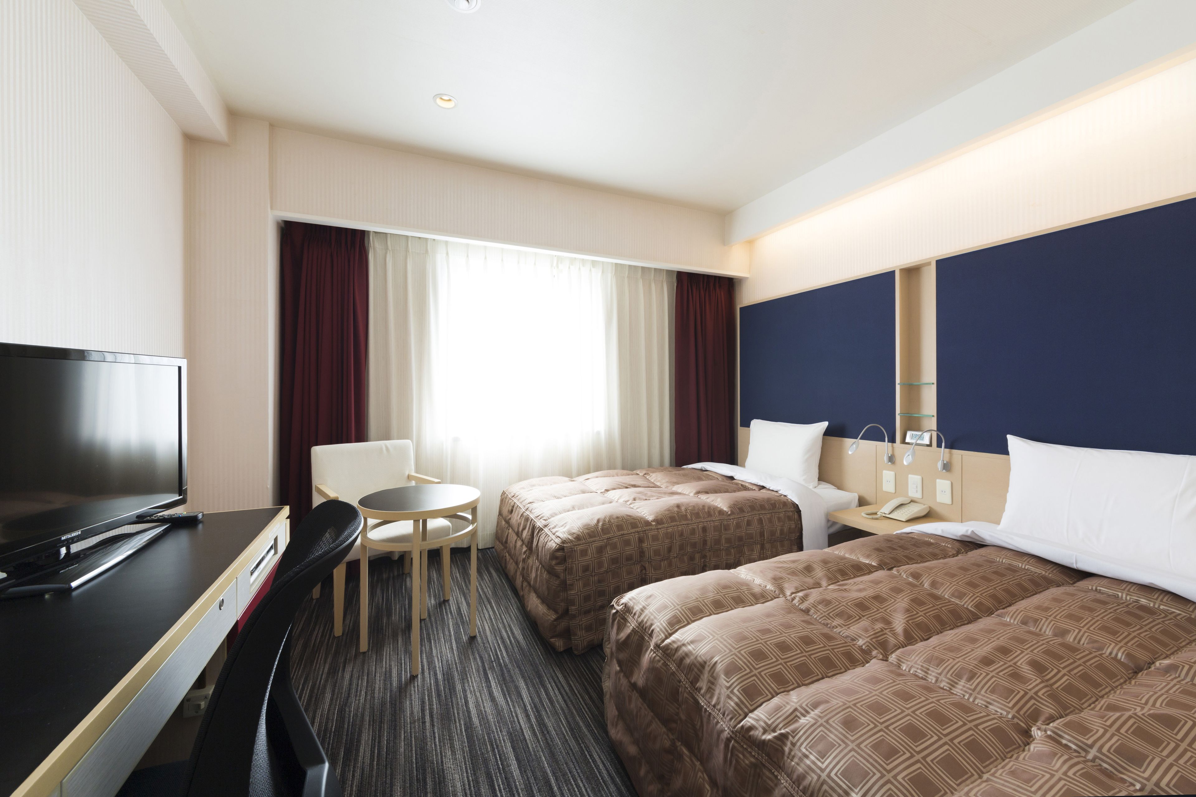 in-room safe, desk, free wifi, bed sheets