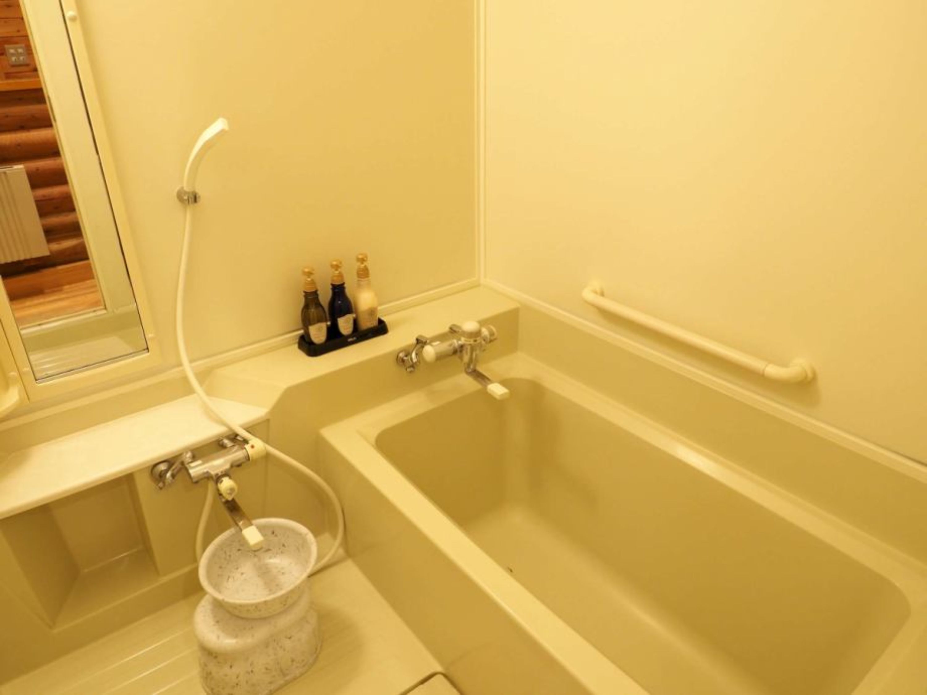 wide cottage, smoking, room only | bathroom | separate bathtub and shower, deep-soaking bathtub, free toiletries