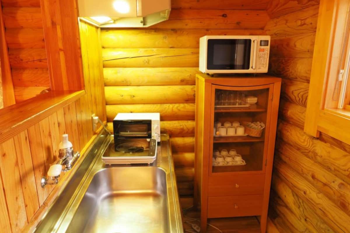 wide cottage, smoking, room only | private kitchen | fridge, microwave, electric kettle