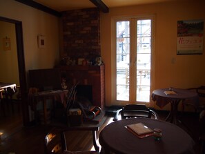 Área de estar no saguão