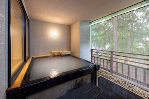 Quarto, para não fumantes (Japanese and WesternPrivateOpenAirBat) | Banheiro | Chuveiro/banheira combinados, produtos de toalete grátis