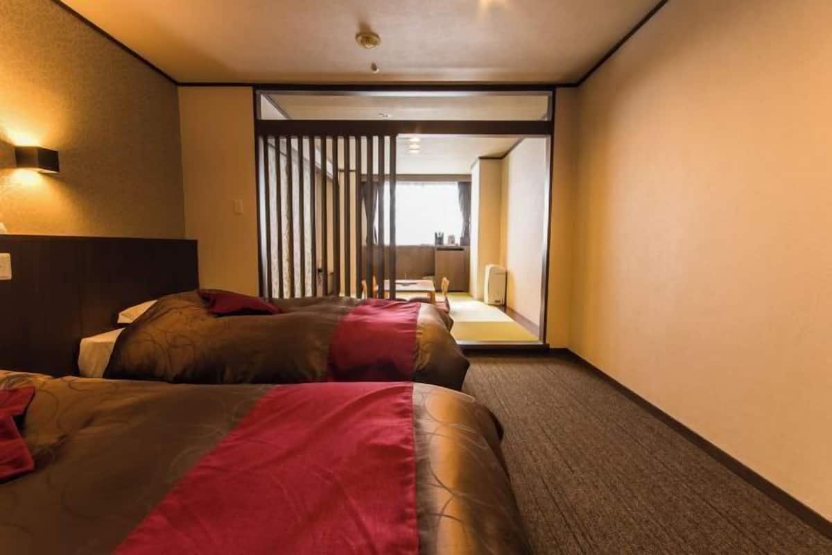 1 bedroom, down duvets, in-room safe, iron/ironing board