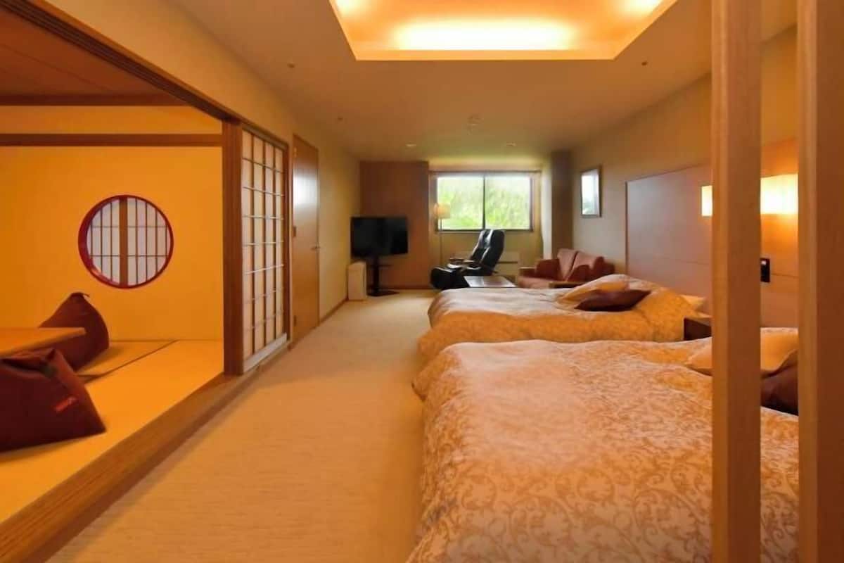 1 bedroom, down duvets, in-room safe, iron/ironing board