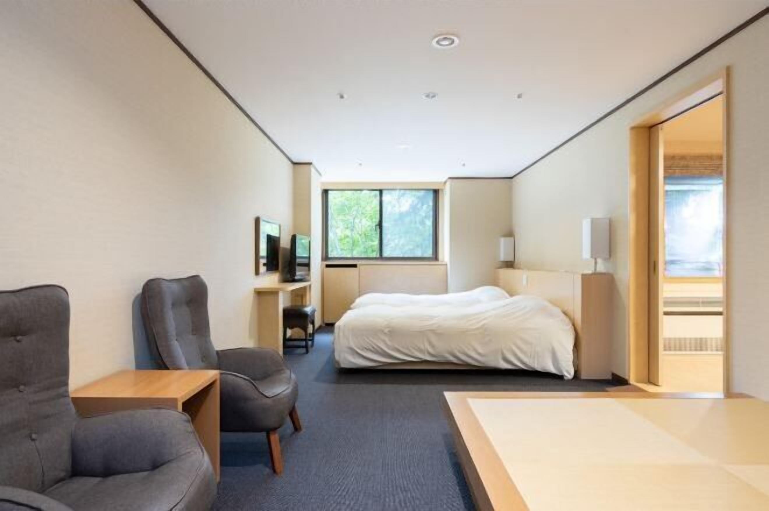 Down duvets, in-room safe, iron/ironing board, free WiFi