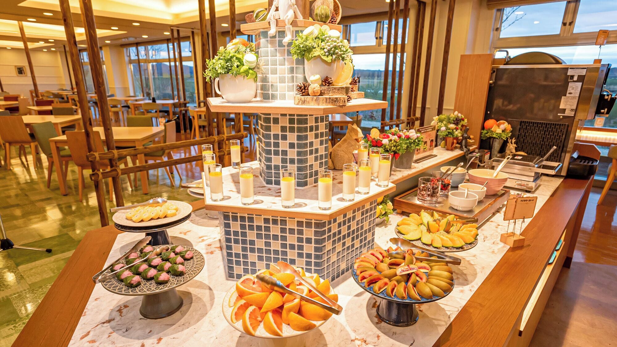 3 か所のレストラン、朝食、ディナーに営業 (日本料理 / 和食)