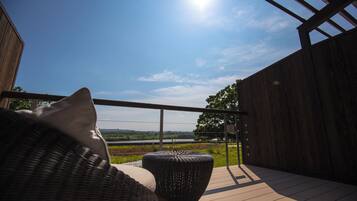 In-room safe, iron/ironing board, free WiFi, bed sheets