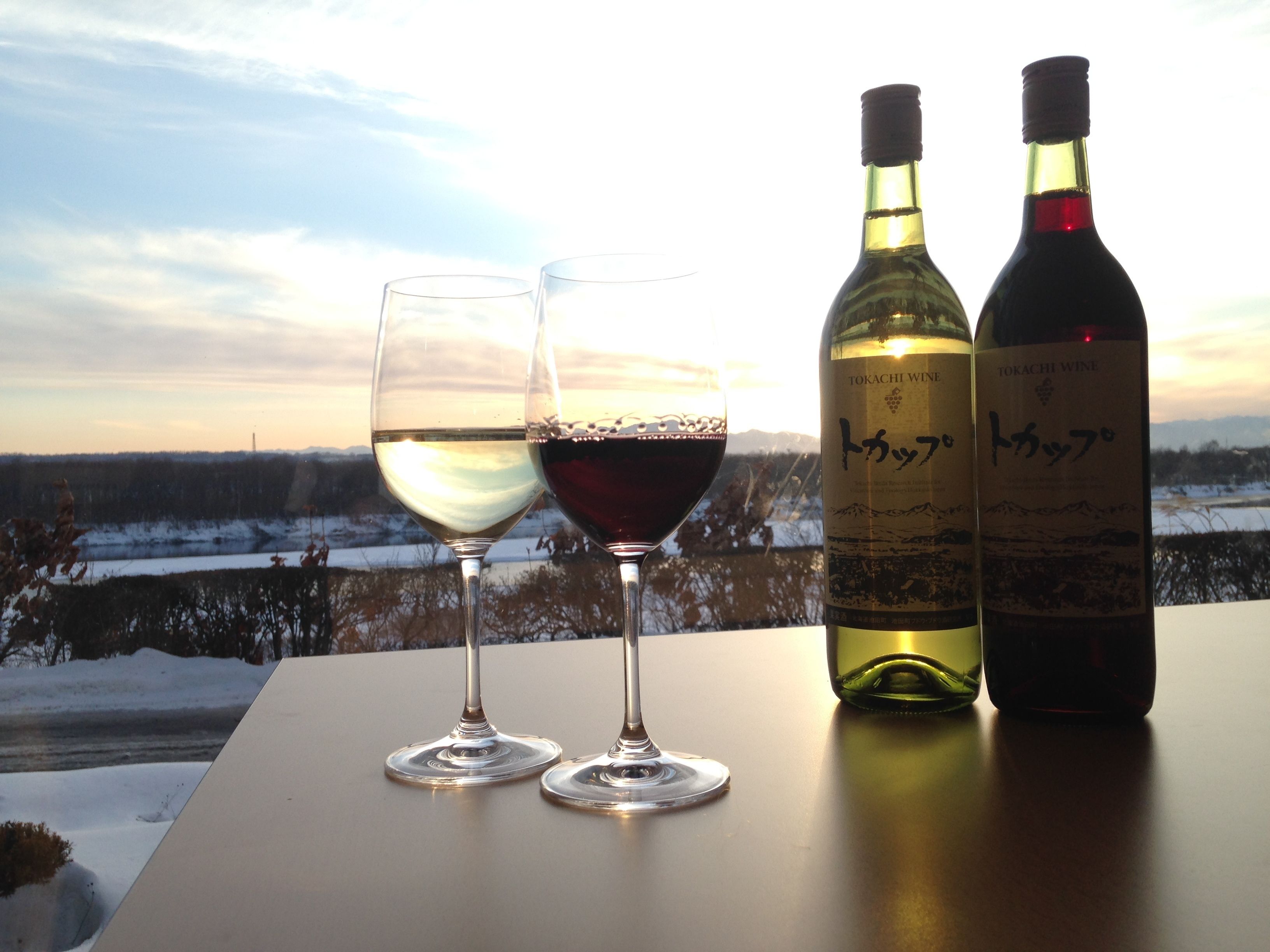 3 من المطاعم، حيث تُقدم وجبات الإفطار، العشاء، الأطباق اليابانية