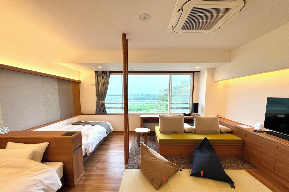 Synchronized Twin Room, Japanese Western Style, Non Smoking | 1 bedroom, in-room safe, iron/ironing board, free WiFi