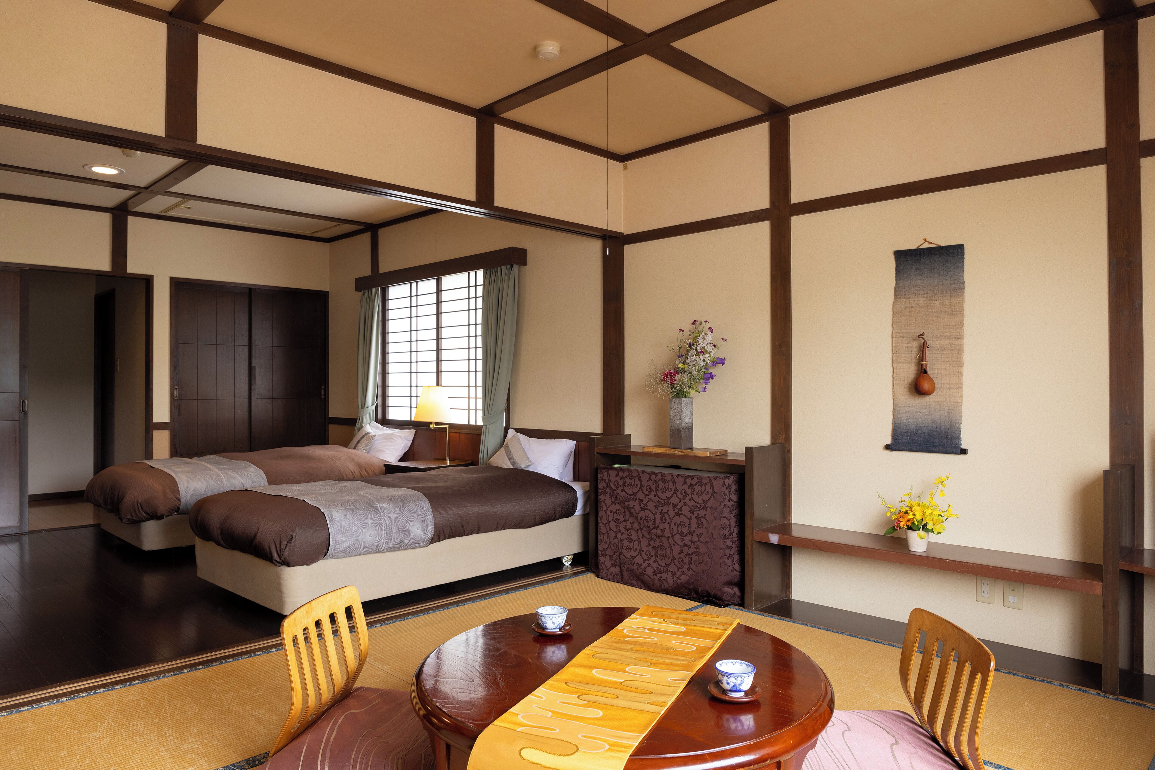 deluxe twin room kagaribi [city side] | 1 bedroom, desk, free wifi, bed sheets