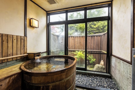Hot springs. Kagariya