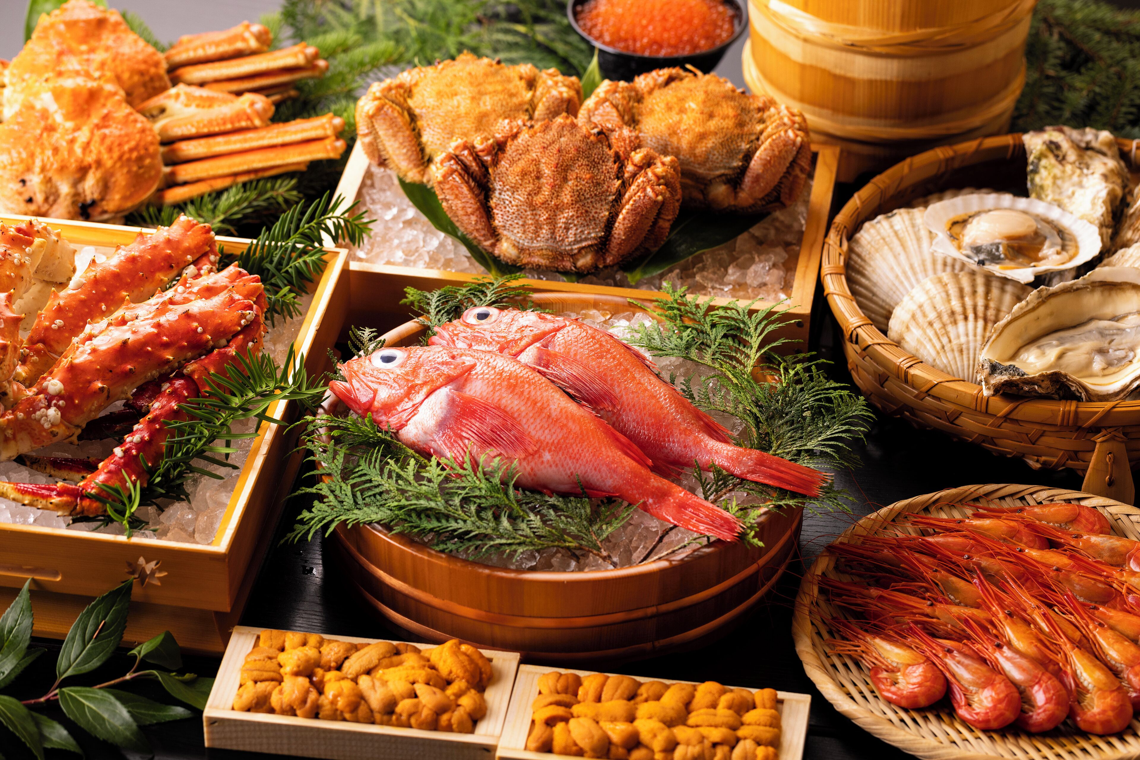 breakfast, lunch and dinner served