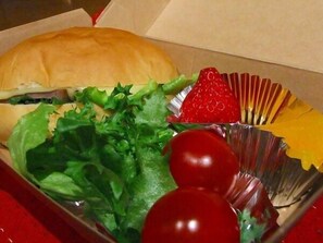 Thức ăn và đồ uống