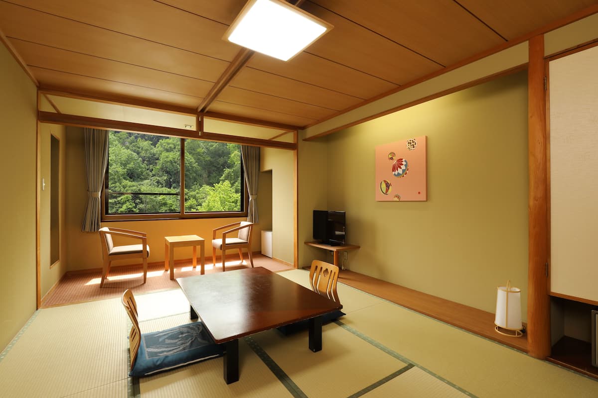 Japanese-style room