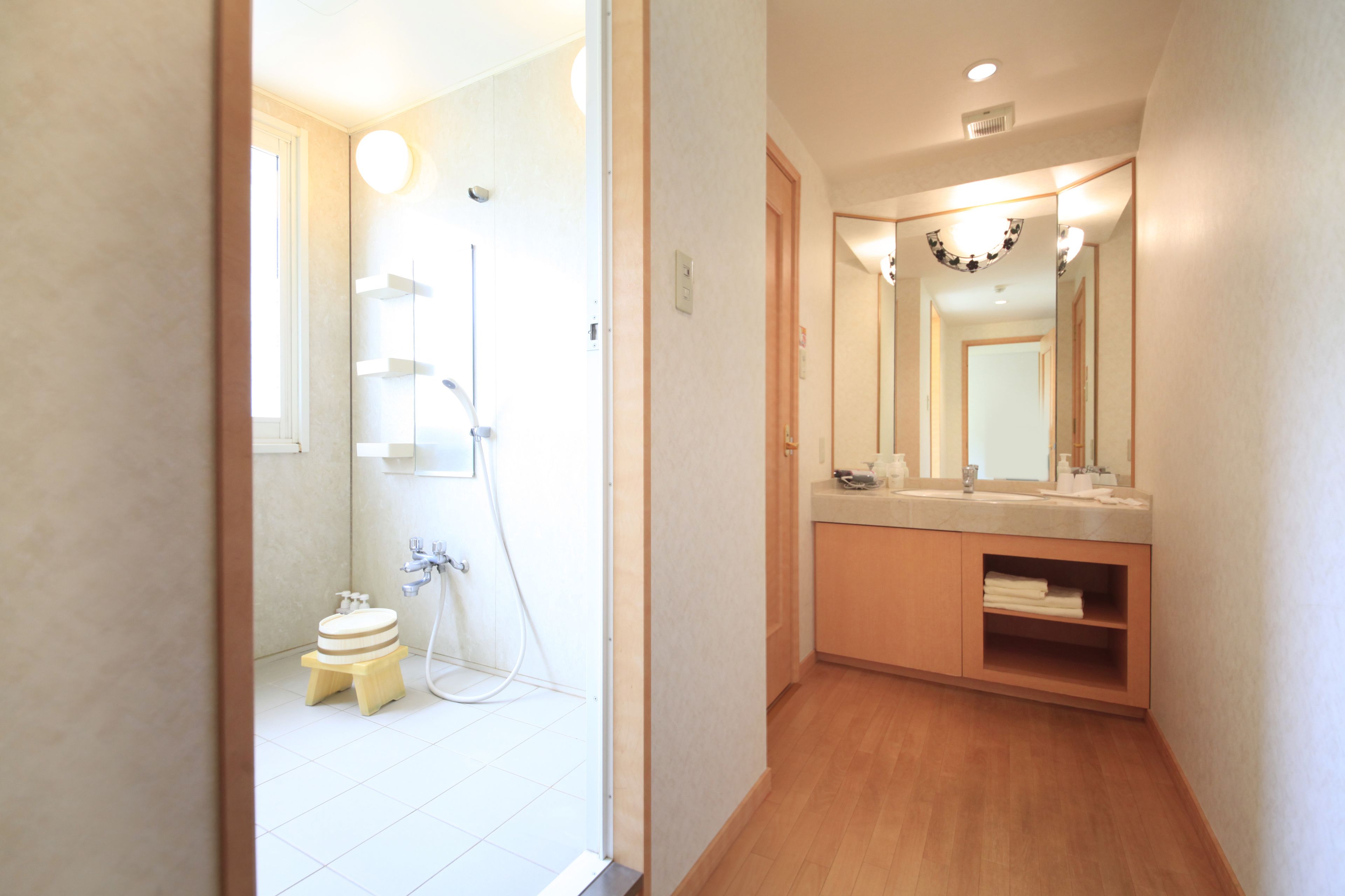 deluxe twin room, non smoking | bathroom | free toiletries, hair dryer, slippers, electronic bidet