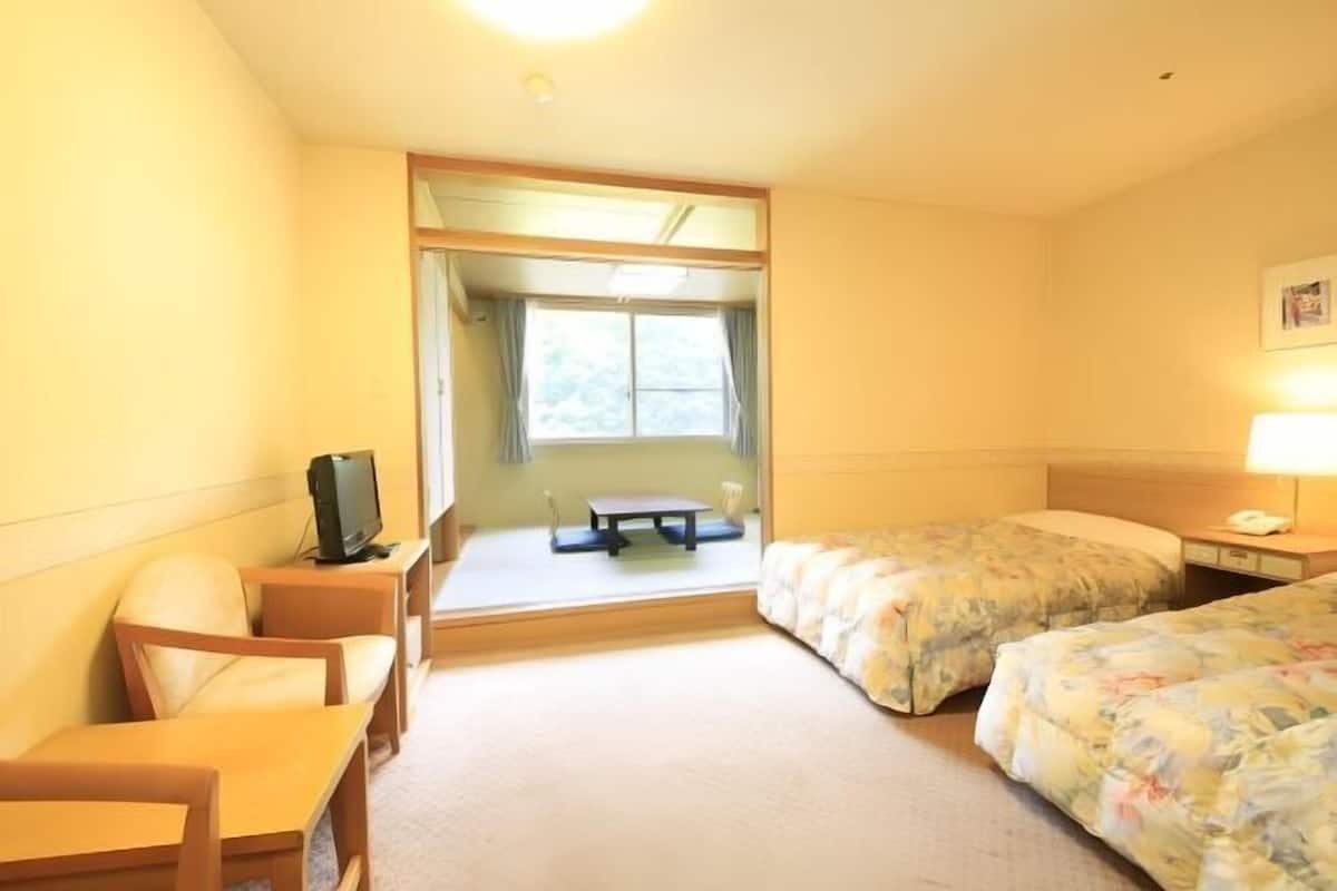 In-room safe, desk, free WiFi, bed sheets