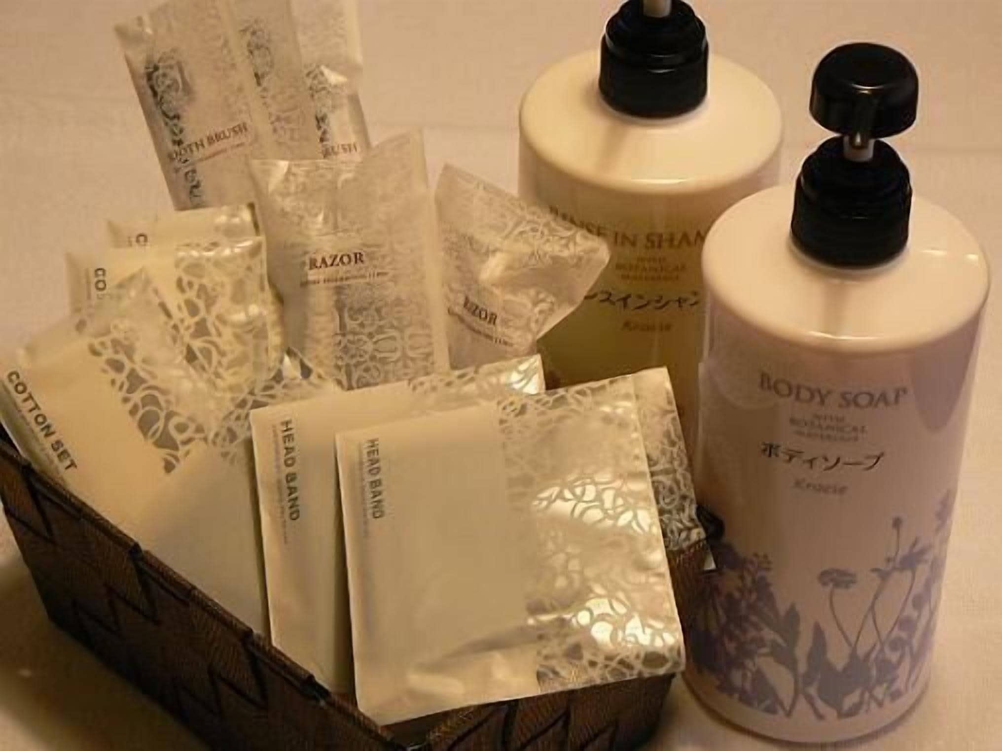 Bathroom amenities
