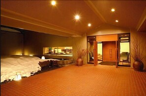 Interior entrance - SUICHOKAN - Caters to women (Sapporo)