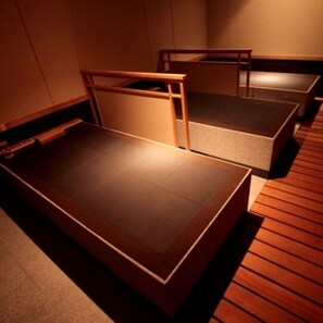 Body treatments, body scrubs, facials, massage/treatment rooms - SUICHOKAN - Caters to women (Sapporo)