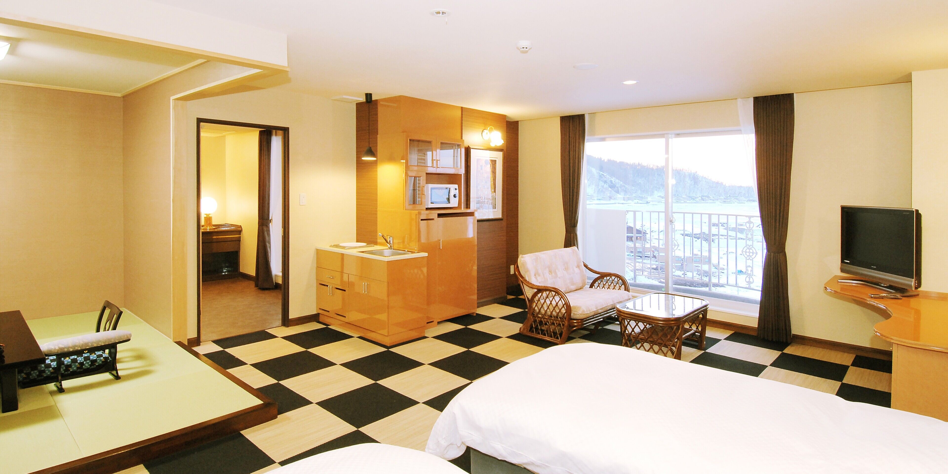 Coffres-forts dans les chambres, fer et planche à repasser