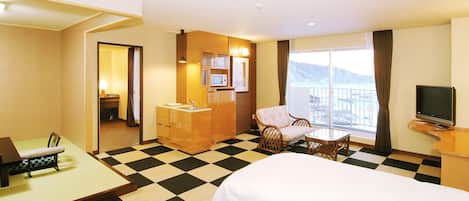 In-room safe, iron/ironing board, free WiFi, bed sheets
