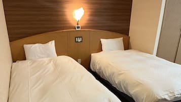 Japanese-style Quadruple Room, Mountain View | In-room safe, iron/ironing board, free WiFi, bed sheets