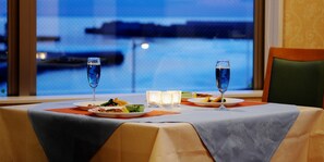 朝食、ディナーに営業 (オーシャン ビュー)