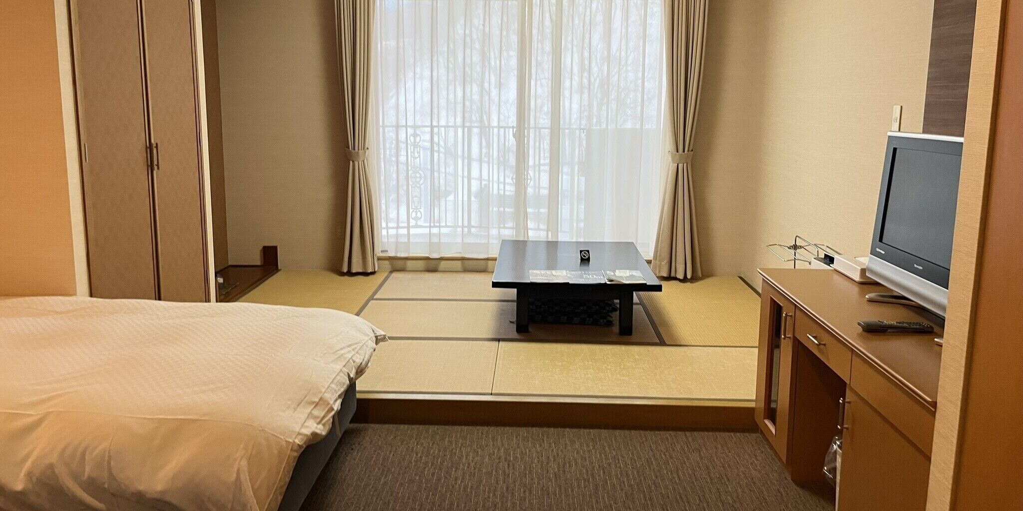 Japanese-style Quadruple Room, Mountain View | In-room safe, iron/ironing board, free WiFi, bed sheets