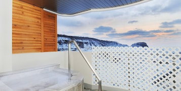 Bañera de hidromasaje privada