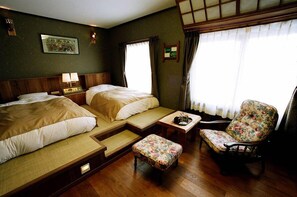In-room safe, desk, free WiFi