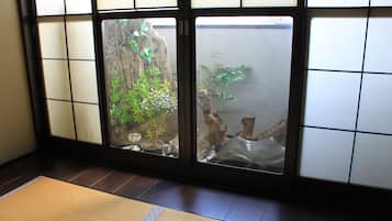 Traditional Room, Private Bathroom | Desk, free WiFi, bed sheets