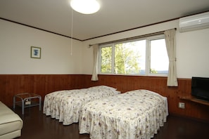 Twin Room with Shared Bathroom and Toilet, Non-Smoking | Free WiFi - Pension ASHITAYA (Furano)