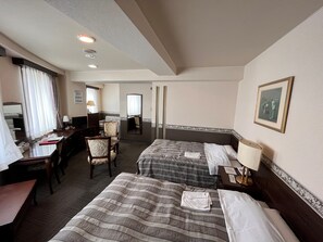 Deluxe Twin kamer, uitzicht op de stad | 1 slaapkamer, een bureau, gratis wifi