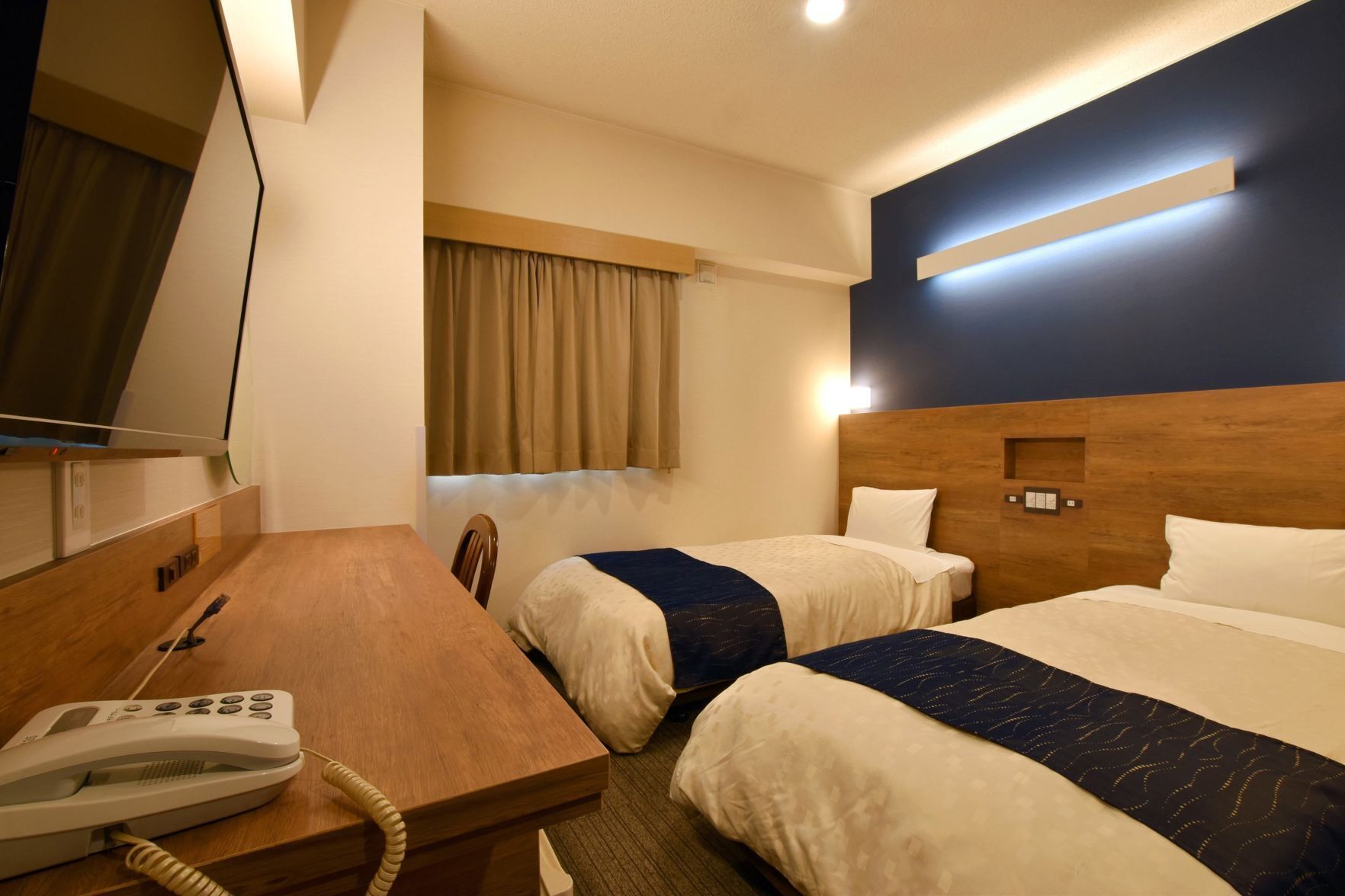 In-room safe, desk, laptop workspace, free WiFi