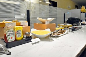 Daily full breakfast (JPY 1000 per person) - Asahikawa Sun Hotel (Asahikawa)