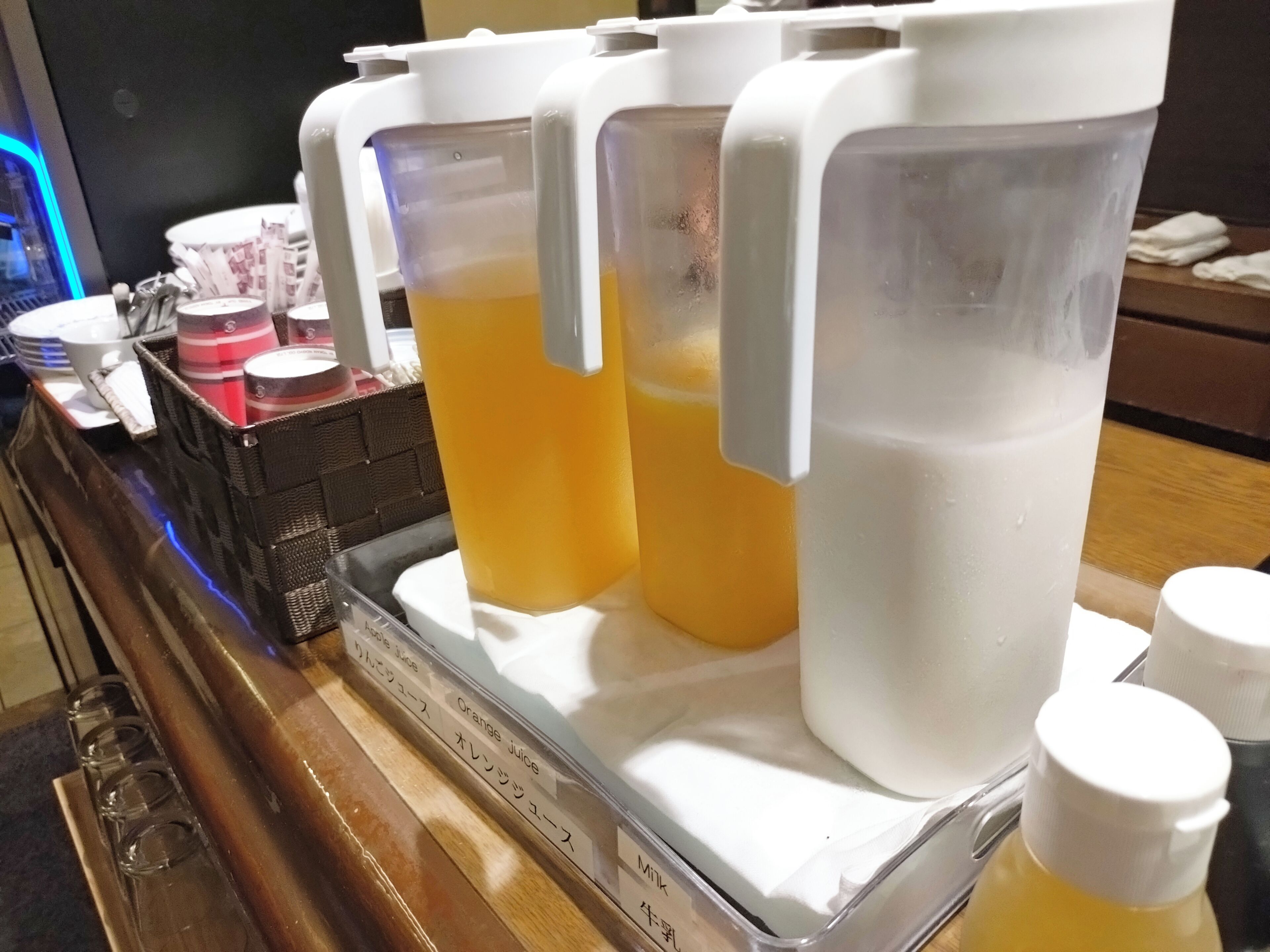 daily full breakfast (jpy 1000 per person)