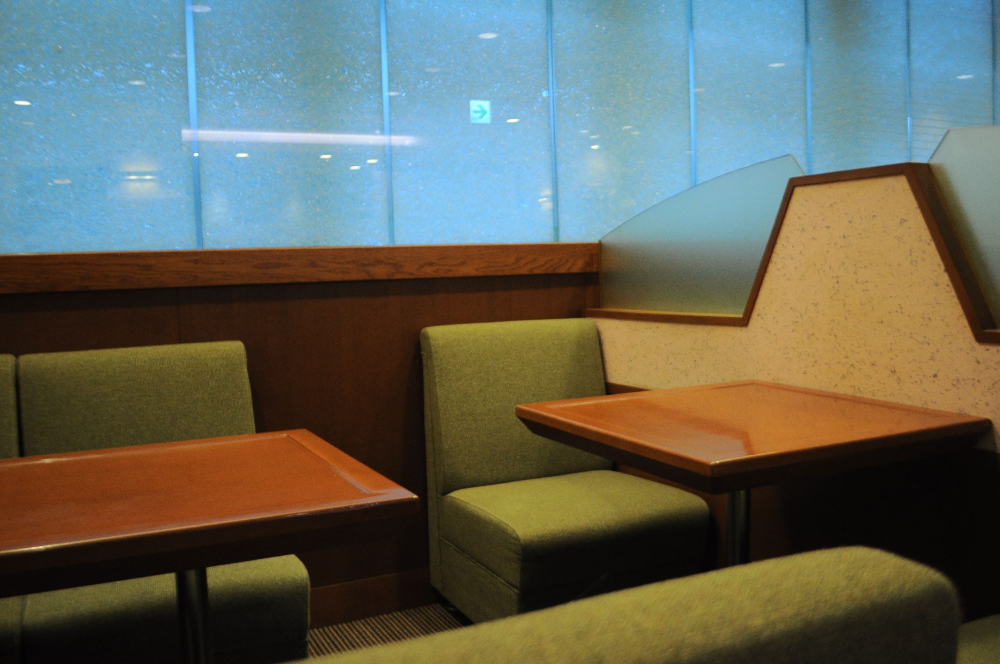 breakfast, lunch and dinner served