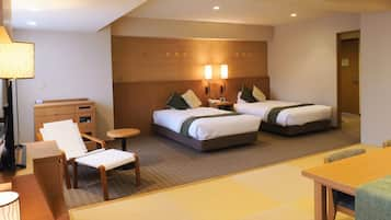 Deluxe Japanese Western Style Room Non-Smoking | In-room safe, iron/ironing board, bed sheets