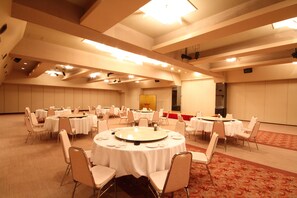 Banquet hall