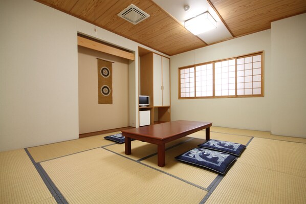 Japanese Superior Room, Smoking | In-room dining - Wakkanai Sun Hotel (Wakkanai)