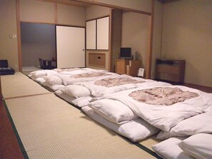 Desk, iron/ironing board, free WiFi - Suncity Hakodate Hotel (Hakodate)