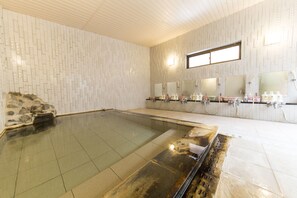 Indoor spa tub