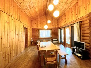 Casa rural (Private Cottage - Log) | Sala d'estar | Televisor LCD