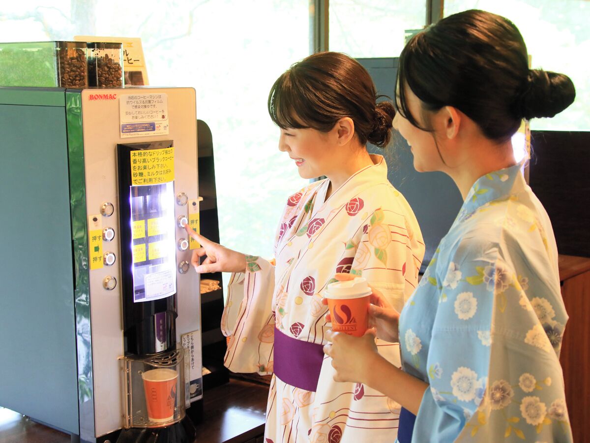 餐饮